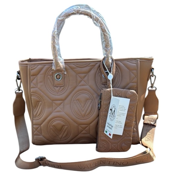 Valentino Orlandi Handbags - Valentino Orlandi Tan Tote Bag with wristlet New